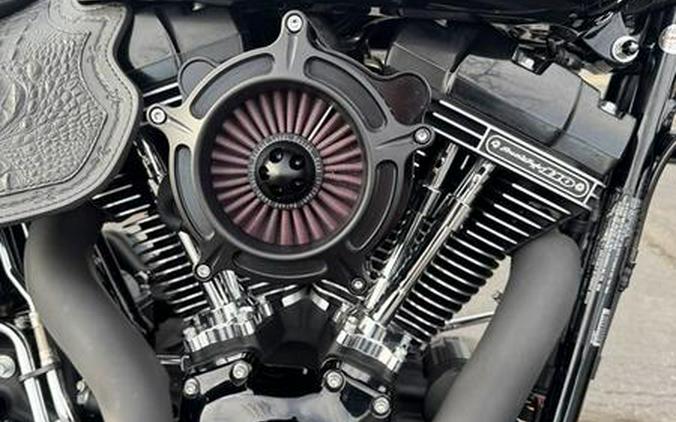 2016 Harley-Davidson® FLSS - Softail Slim® S