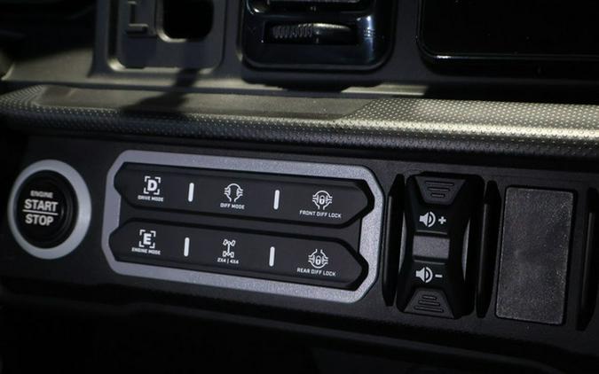 2026 Can-Am Defender MAX Limited HD11 Desert Tan & Carbon Blac