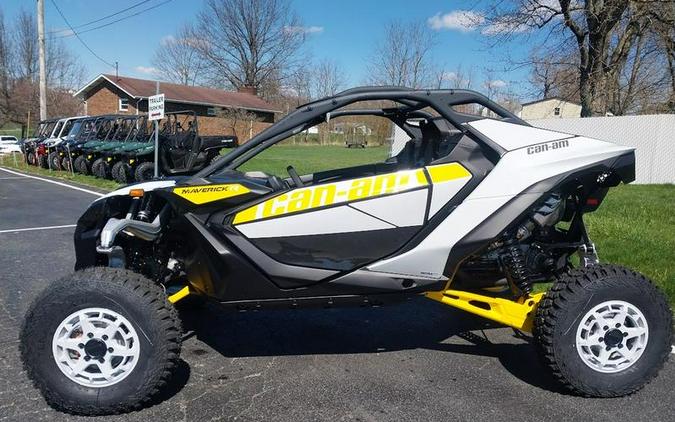 2024 Can-Am® Maverick R 999T DCT