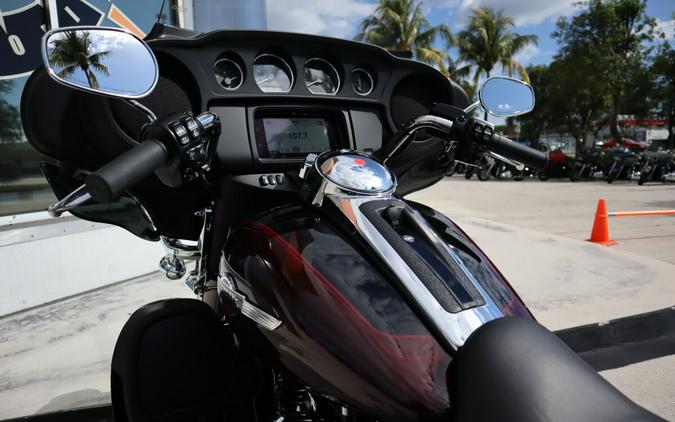 2022 Harley-Davidson Tri Glide Ultra Midnight Crimson