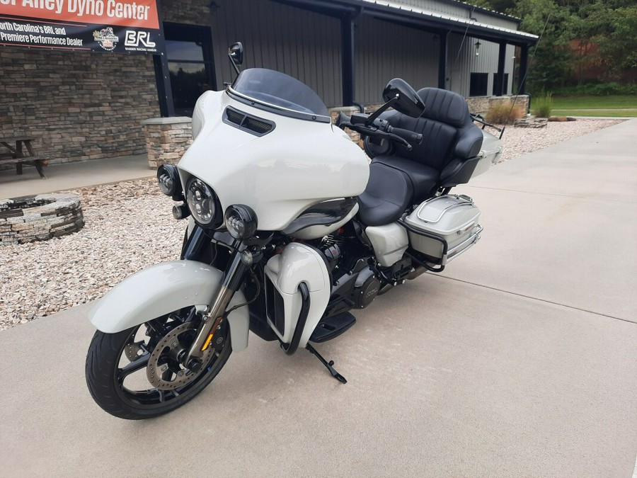 2020 Harley-Davidson® CVO™ Limited Sand Dune