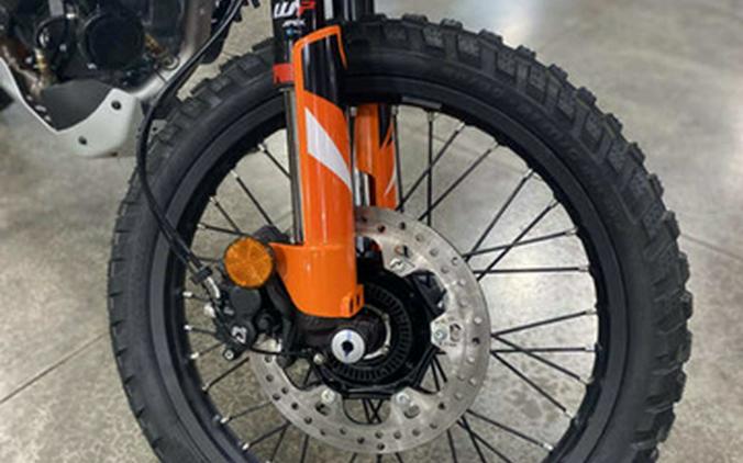 2025 KTM Enduro 390 R