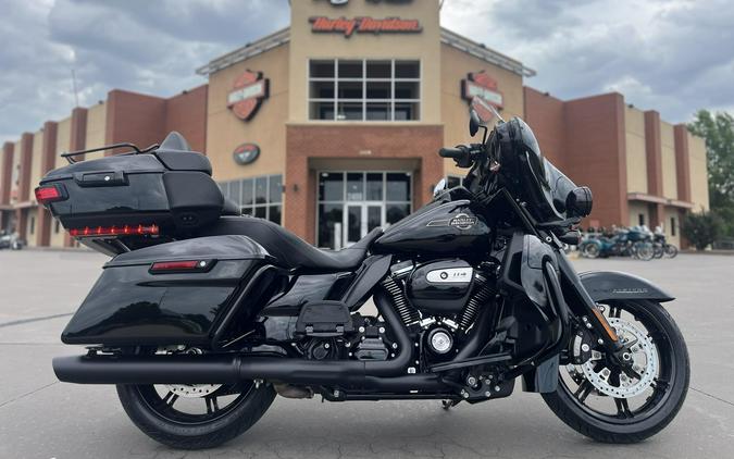 2023 Harley-Davidson® FLHTK Ultra Limited Vivid Black 659632