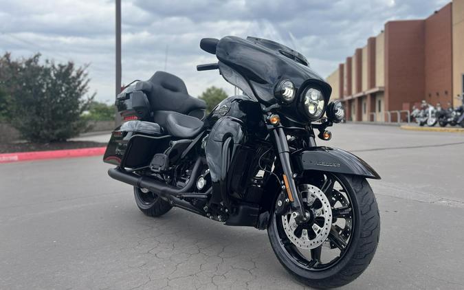 2023 Harley-Davidson® FLHTK Ultra Limited Vivid Black 659632