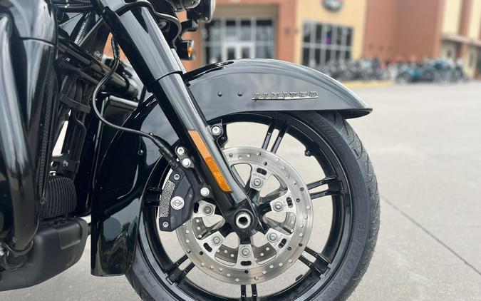2023 Harley-Davidson® FLHTK Ultra Limited Vivid Black 659632