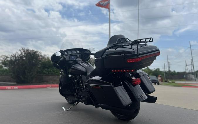 2023 Harley-Davidson® FLHTK Ultra Limited Vivid Black 659632