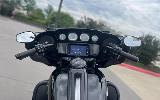 2023 Harley-Davidson® FLHTK Ultra Limited Vivid Black 659632