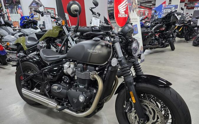 2023 Triumph Bonneville Bobber Matte Storm GreyMatte Ironstone