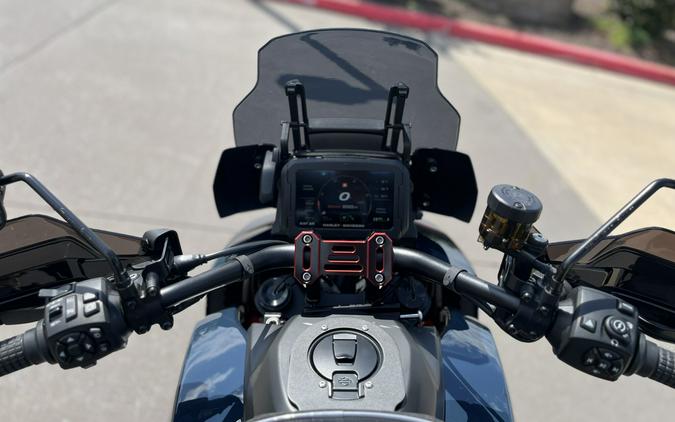 2025 Harley-Davidson® RA1250SE CVO™ Pan America® Carbon Blue 950491