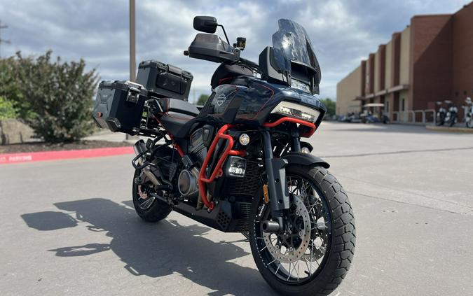 2025 Harley-Davidson® RA1250SE CVO™ Pan America® Carbon Blue 950491