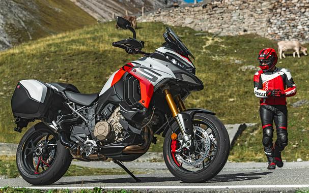 2024 Ducati Multistrada V4 RS