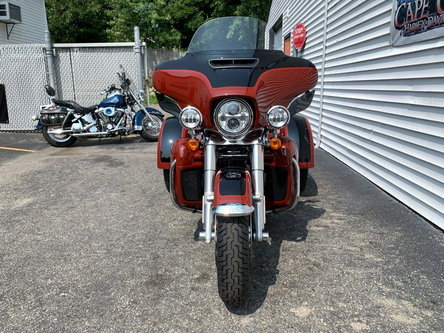 2024 Harley-Davidson Tri Glide Ultra Red Rock / Vivid Black