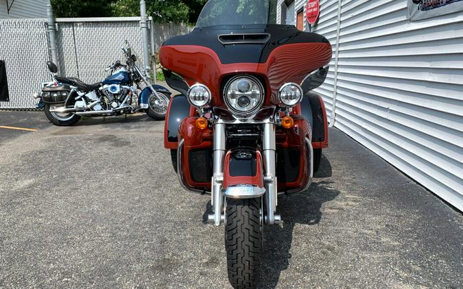 2024 Harley-Davidson Tri Glide Ultra Red Rock / Vivid Black