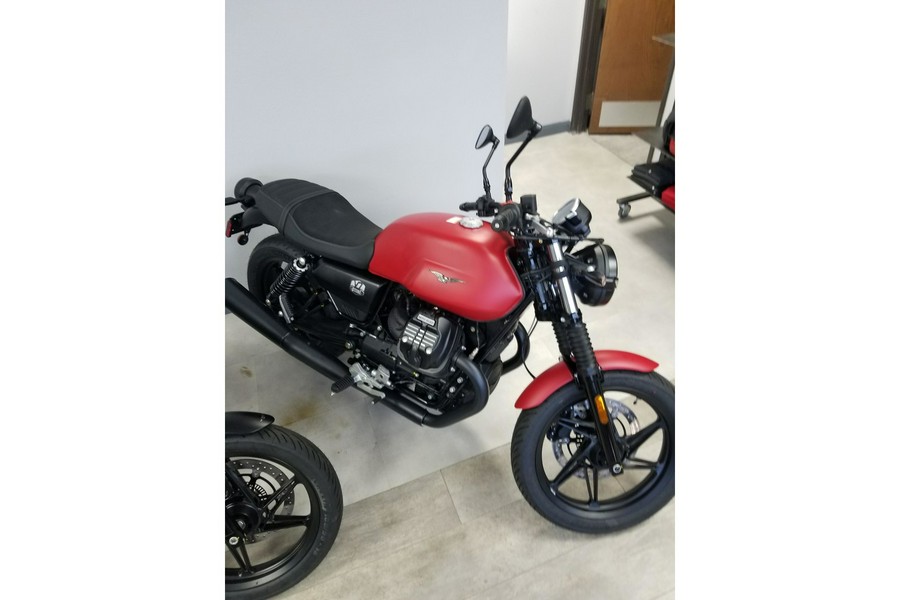 2024 Moto Guzzi V7 Stone