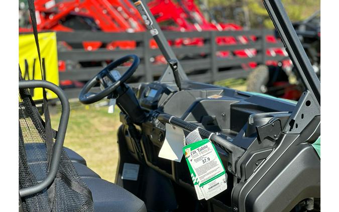 2025 Can-Am Defender MAX DPS HD7