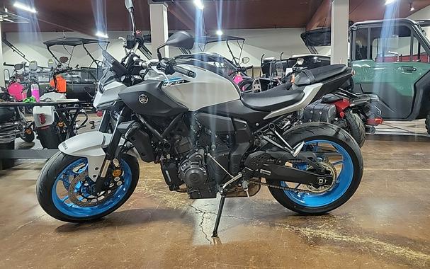 2025 Yamaha MT 07 CA