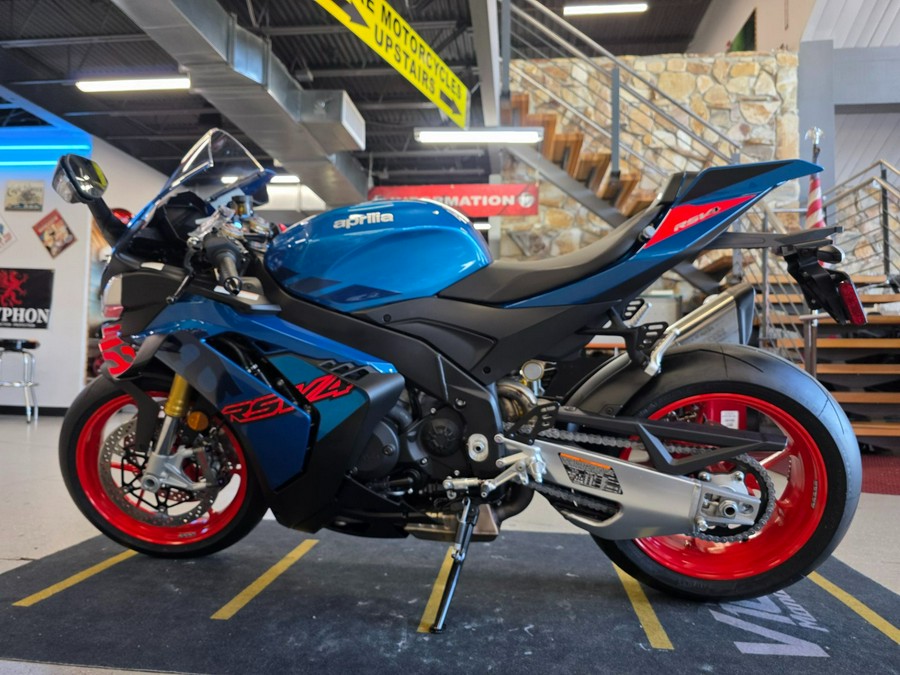 2026 Aprilia RSV4 1100