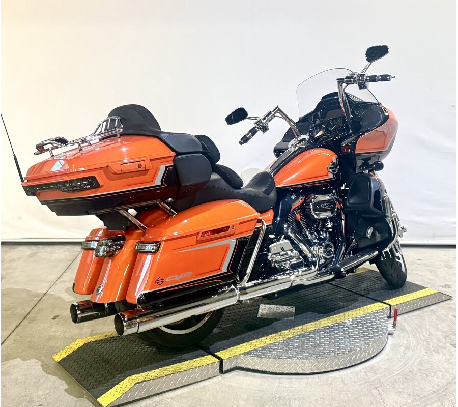 2022 CVO™ Road Glide® Limited FLTRKSE