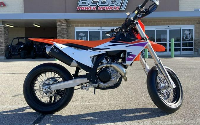 2023 KTM 450 SMR First Look [8 Fast Facts, 30 Photos, Specs]