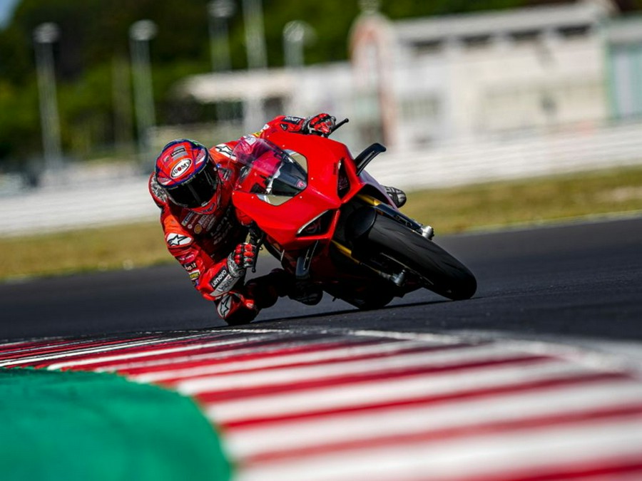 2024 Ducati Panigale V4 S Red