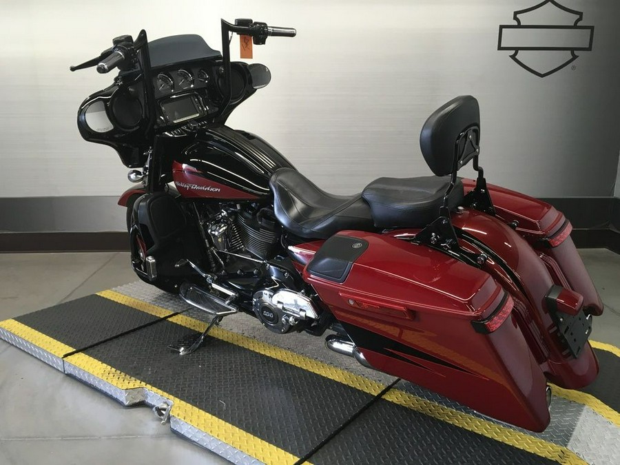 2017 Harley-Davidson® FLHXSE - CVO™ Street Glide®