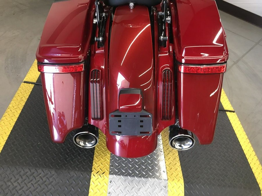 2017 Harley-Davidson® FLHXSE - CVO™ Street Glide®