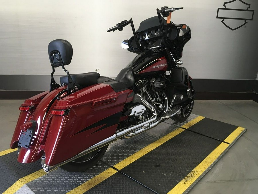 2017 Harley-Davidson® FLHXSE - CVO™ Street Glide®