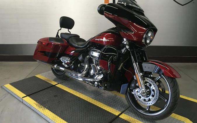 2017 Harley-Davidson® FLHXSE - CVO™ Street Glide®