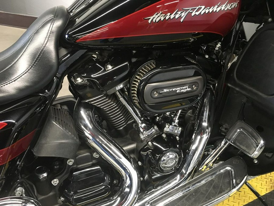 2017 Harley-Davidson® FLHXSE - CVO™ Street Glide®