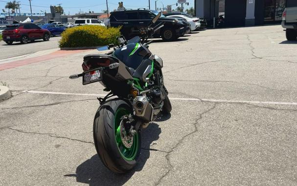 2025 Kawasaki Z900 SE ABS
