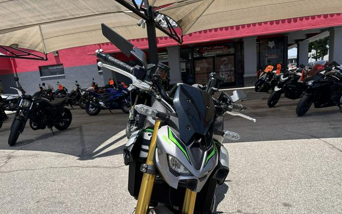 2025 Kawasaki Z900 SE ABS
