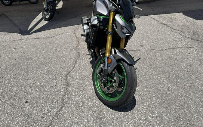 2025 Kawasaki Z900 SE ABS