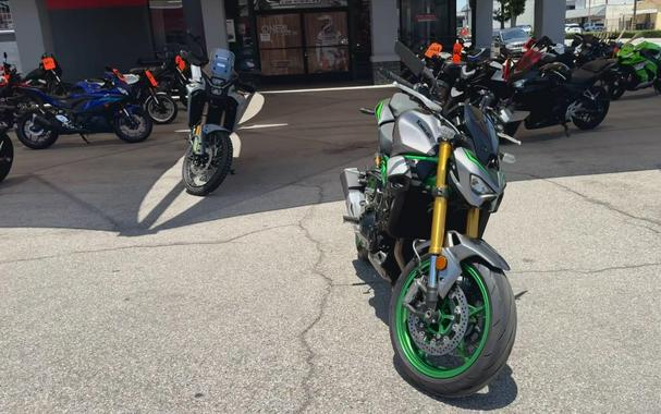 2025 Kawasaki Z900 SE ABS