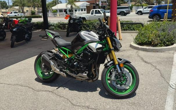 2025 Kawasaki Z900 SE ABS