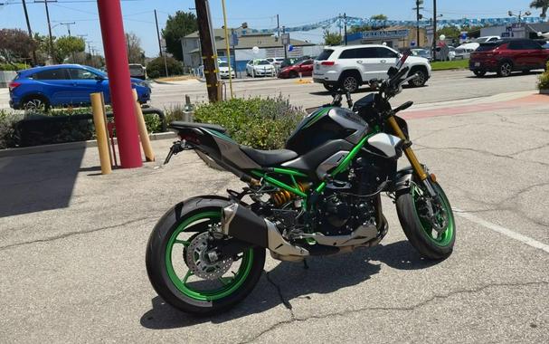 2025 Kawasaki Z900 SE ABS
