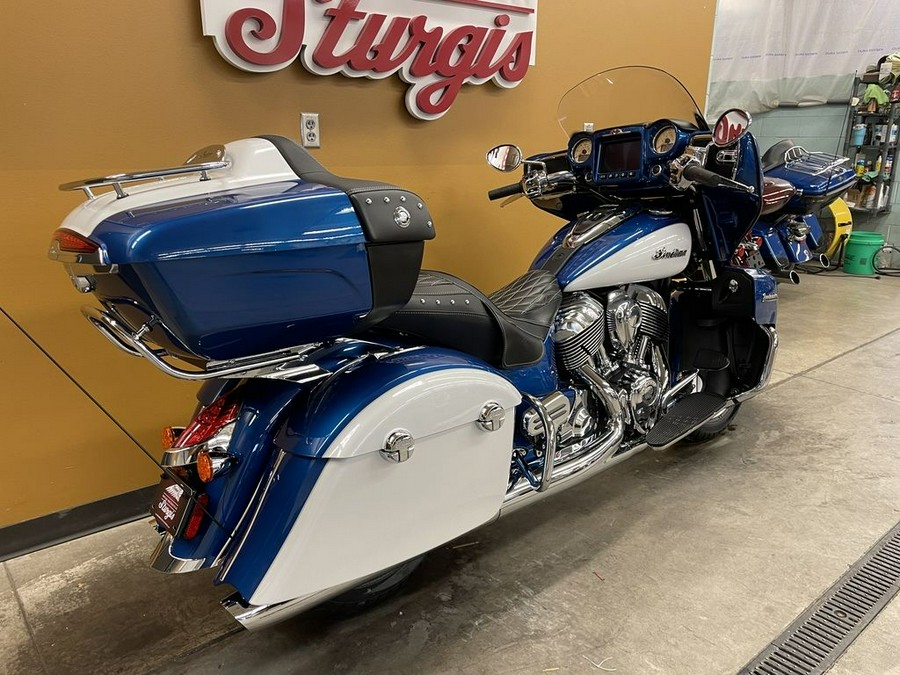 2019 Indian Motorcycle® Roadmaster® Icon Series Brilliant Blue/Pearl White
