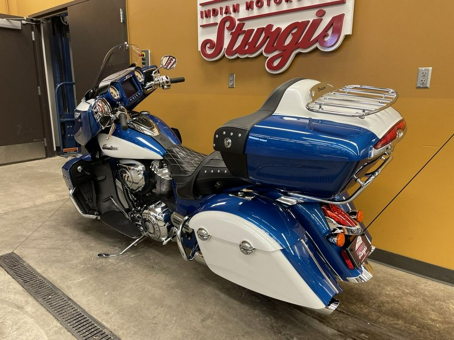 2019 Indian Motorcycle® Roadmaster® Icon Series Brilliant Blue/Pearl White