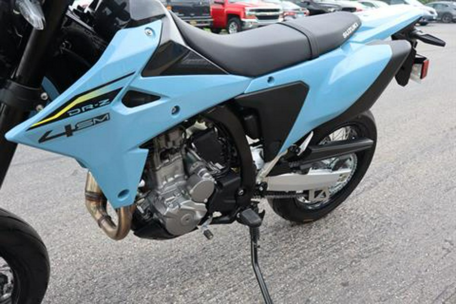 2025 Suzuki DR-Z4SM