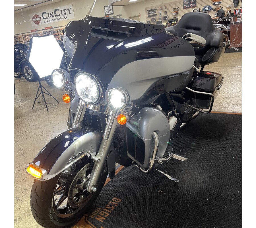 CERTIFIED PRE-OWNED 2019 Harley-Davidson Ultra Limited Midnight Blue/Barracuda Silver FLHTK