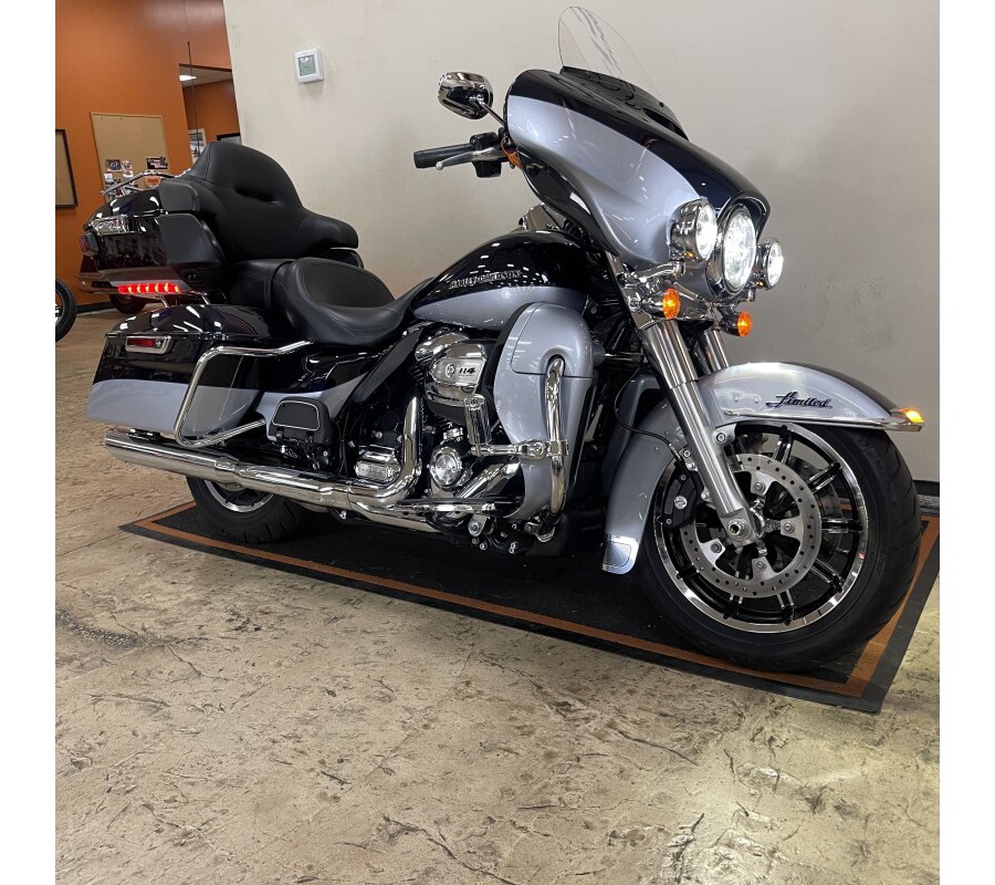 CERTIFIED PRE-OWNED 2019 Harley-Davidson Ultra Limited Midnight Blue/Barracuda Silver FLHTK