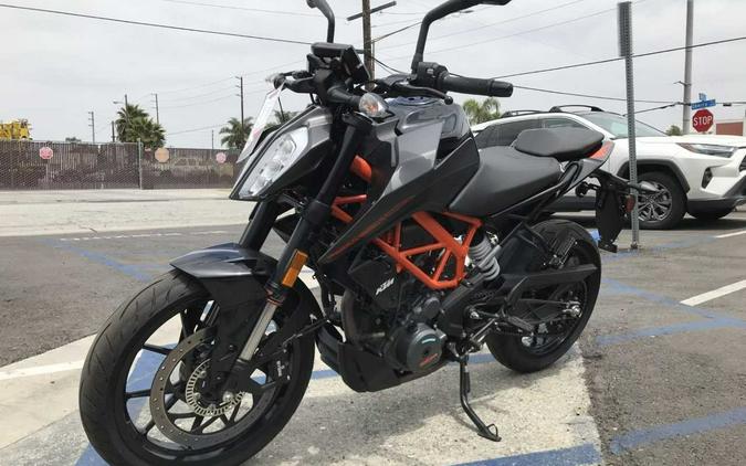 2023 KTM Duke 390