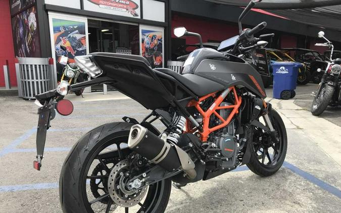 2023 KTM Duke 390