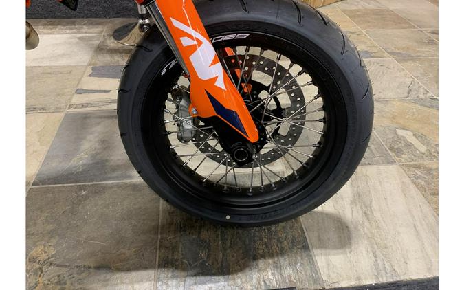 2024 KTM 690 SMC R