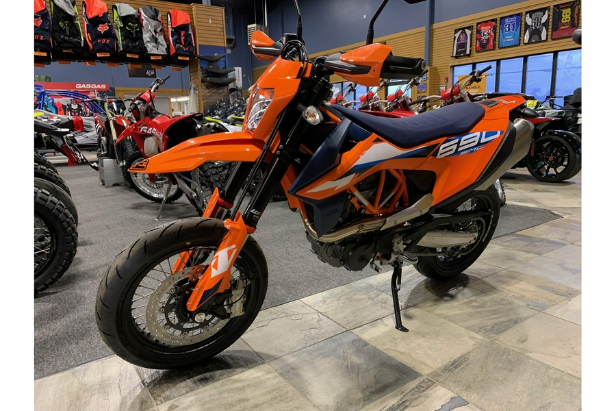 2024 KTM 690 SMC R