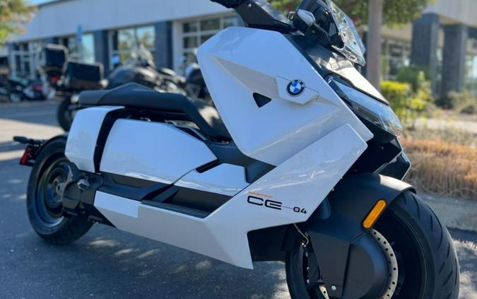 2023 BMW CE 04 Review [Urban Electric Commuter Scooter]