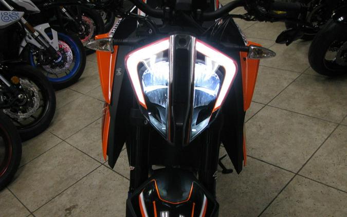 2022 KTM 1290 Super Duke R EVO