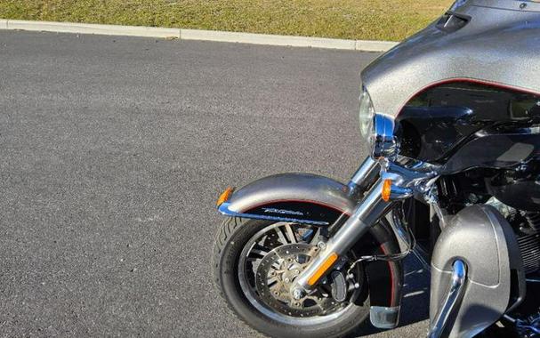 2016 Harley-Davidson® TRI Glide Flhtcutg