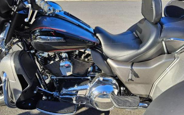 2016 Harley-Davidson® TRI Glide Flhtcutg