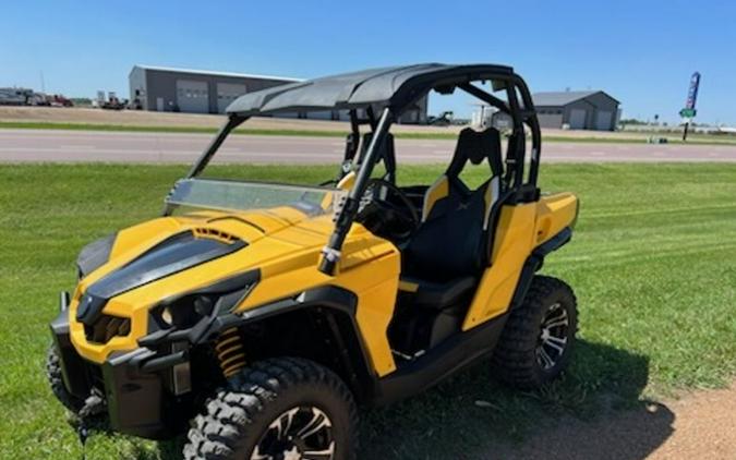 2014 Can-Am® 2014 Commander DPS 800 Yellow