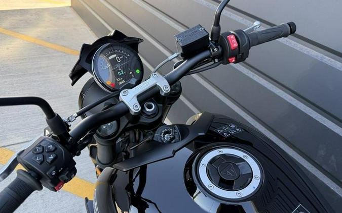 2026 Triumph Trident 800 Jet black